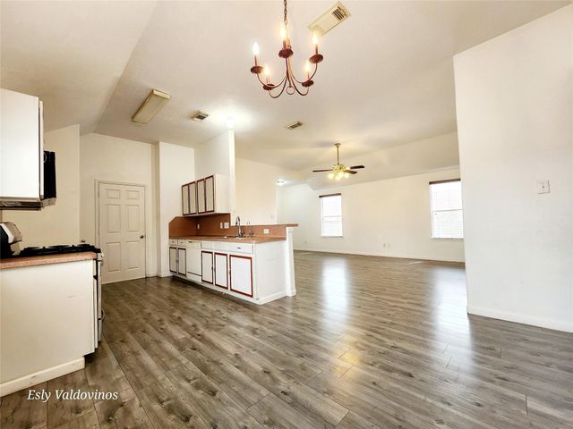 638 Aldenwick Lane, Houston, TX 77073