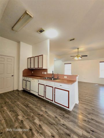 638 Aldenwick Lane, Houston, TX 77073