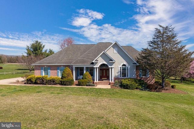 400 BEALL AVE, Luray, VA 22835