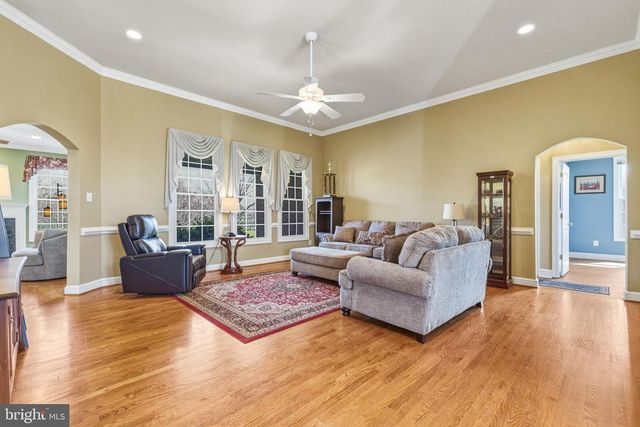 400 BEALL AVE, Luray, VA 22835