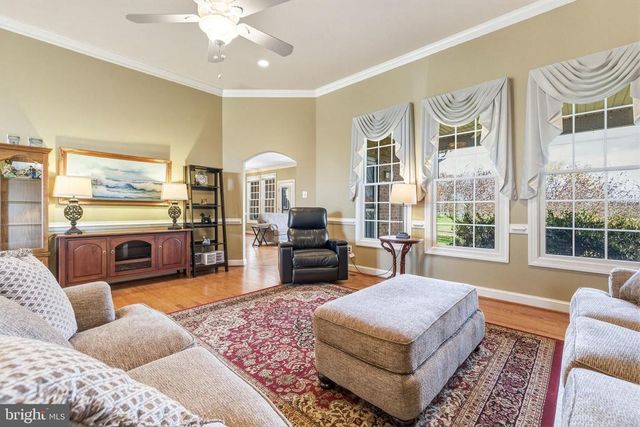 400 BEALL AVE, Luray, VA 22835