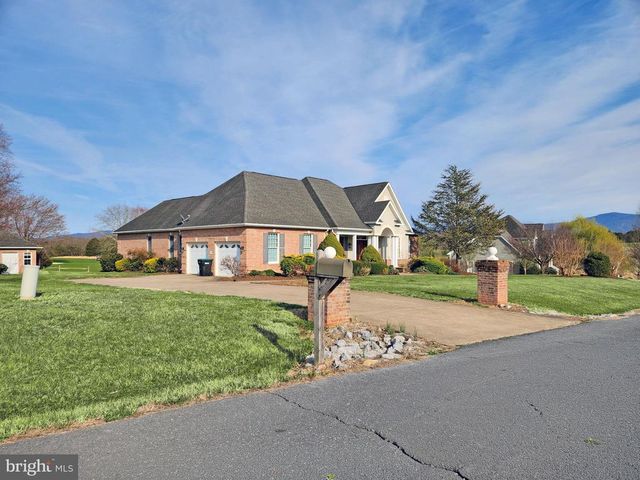 400 BEALL AVE, Luray, VA 22835