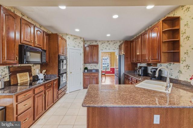 400 BEALL AVE, Luray, VA 22835