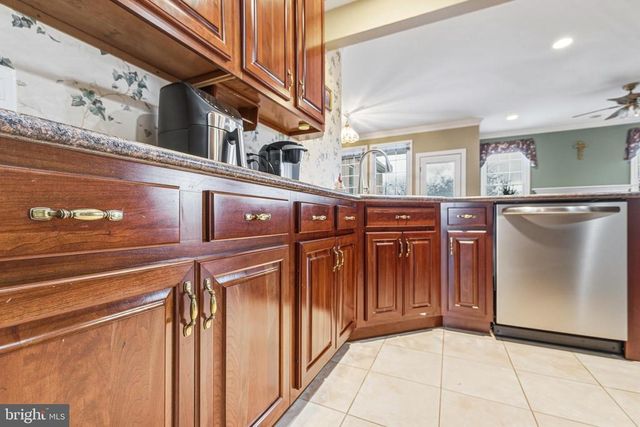 400 BEALL AVE, Luray, VA 22835