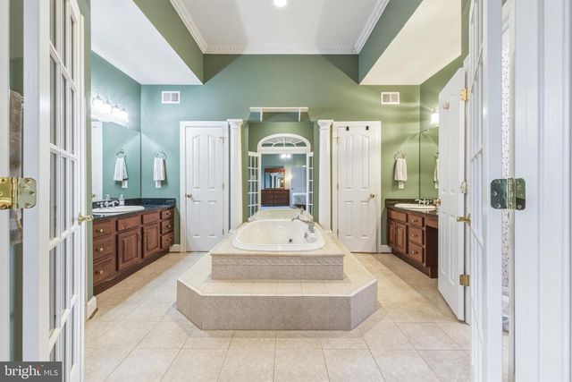 400 BEALL AVE, Luray, VA 22835