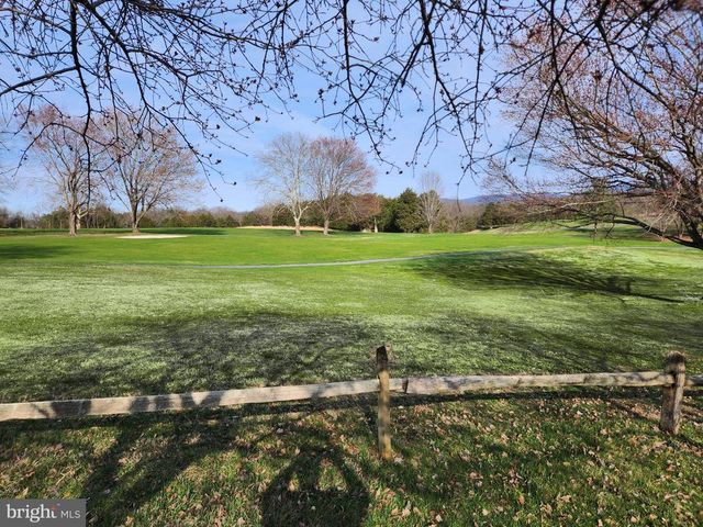 400 BEALL AVE, Luray, VA 22835