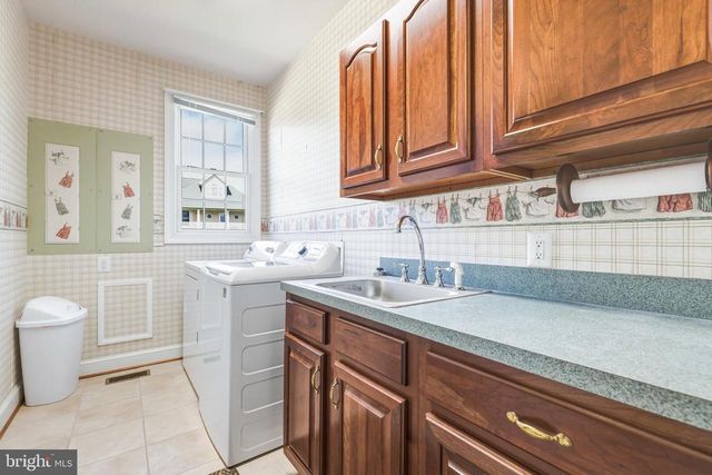 400 BEALL AVE, Luray, VA 22835