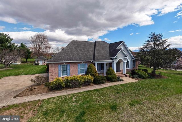 400 BEALL AVE, Luray, VA 22835