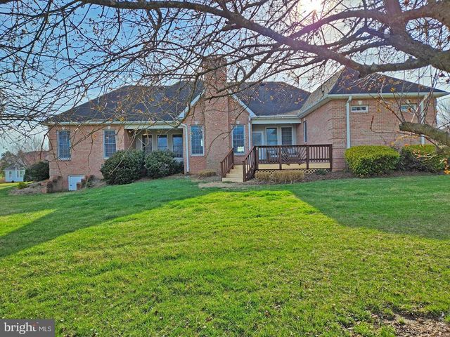 400 BEALL AVE, Luray, VA 22835