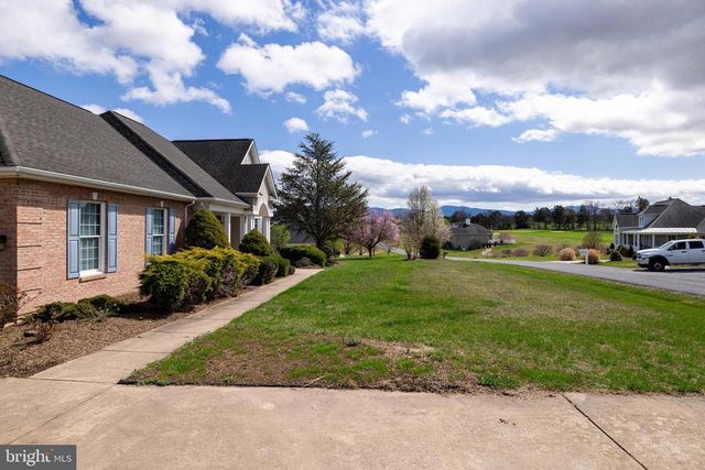 400 BEALL AVE, Luray, VA 22835