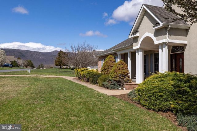 400 BEALL AVE, Luray, VA 22835