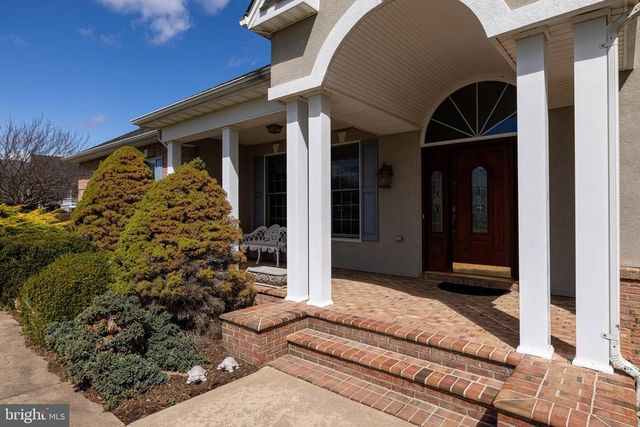 400 BEALL AVE, Luray, VA 22835