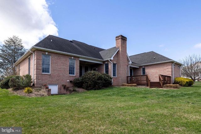 400 BEALL AVE, Luray, VA 22835