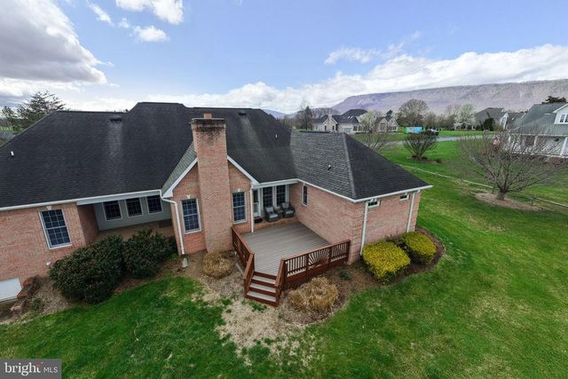 400 BEALL AVE, Luray, VA 22835