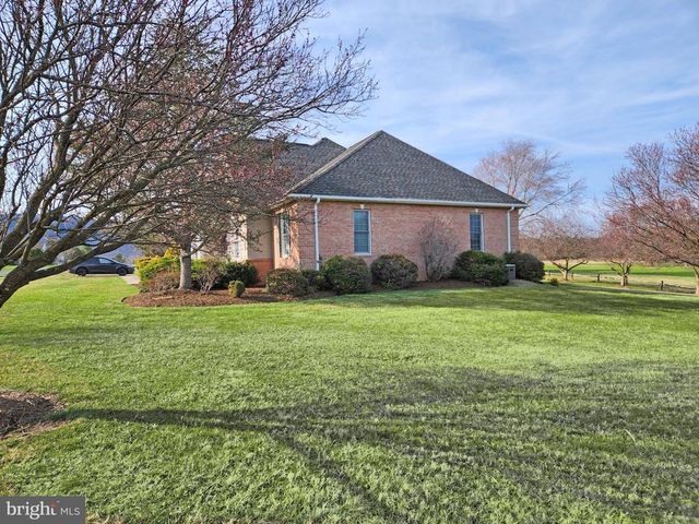 400 BEALL AVE, Luray, VA 22835