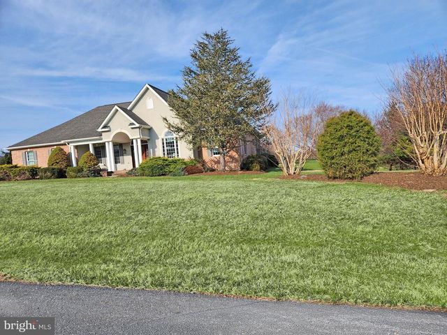 400 BEALL AVE, Luray, VA 22835