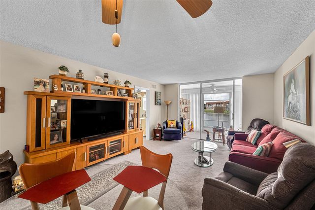 8880 Sunrise Lakes Blvd 209, Sunrise, FL 33322