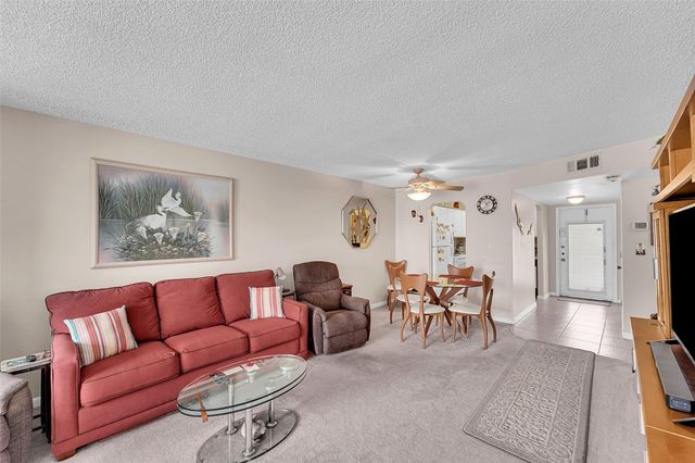 8880 Sunrise Lakes Blvd 209, Sunrise, FL 33322