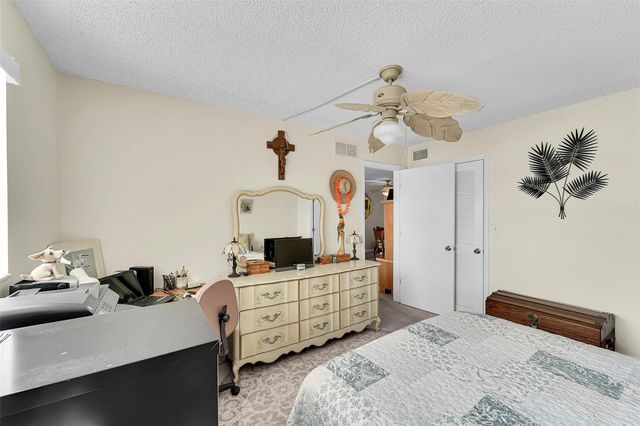 8880 Sunrise Lakes Blvd 209, Sunrise, FL 33322