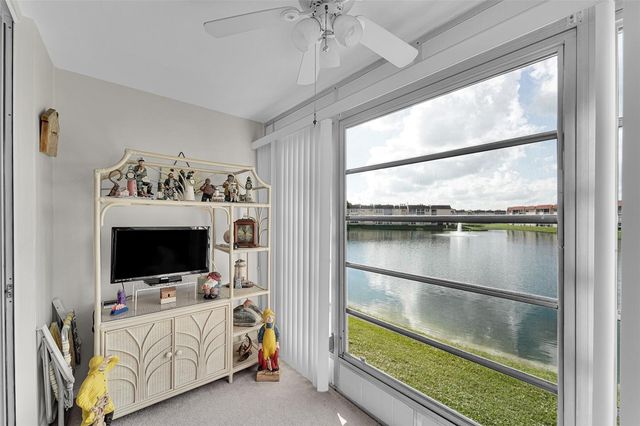 8880 Sunrise Lakes Blvd 209, Sunrise, FL 33322