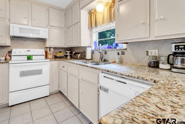 1511 E Tanglewood Drive, Hideaway, TX 75771