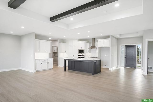 12358 Lake Vista Drive, Papillion, NE 68046