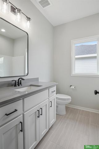12358 Lake Vista Drive, Papillion, NE 68046
