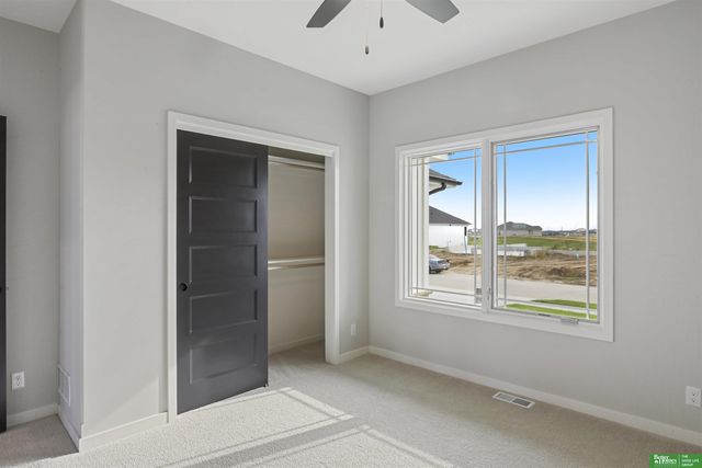 12358 Lake Vista Drive, Papillion, NE 68046