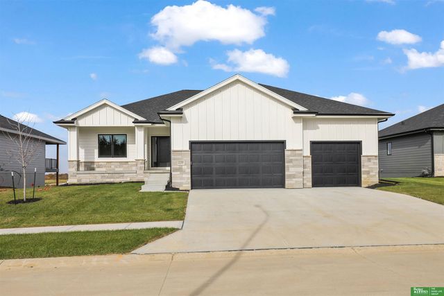 12358 Lake Vista Drive, Papillion, NE 68046