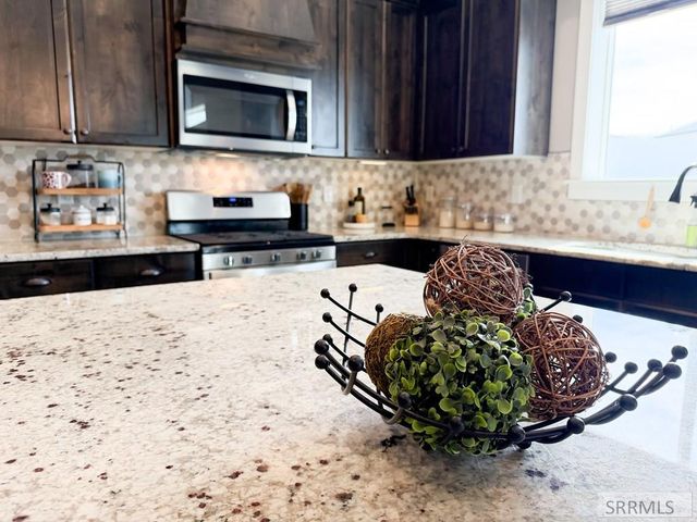 6560 E Crown Crescent, Ammon, ID 83406