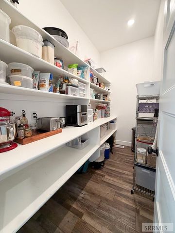 6560 E Crown Crescent, Ammon, ID 83406