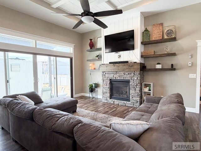 6560 E Crown Crescent, Ammon, ID 83406