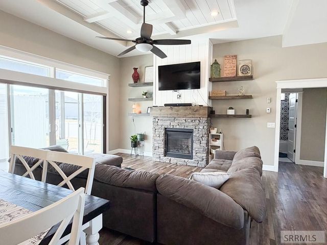 6560 E Crown Crescent, Ammon, ID 83406