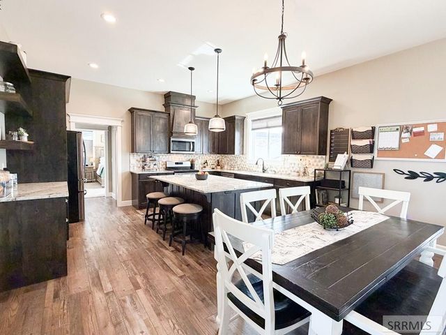 6560 E Crown Crescent, Ammon, ID 83406