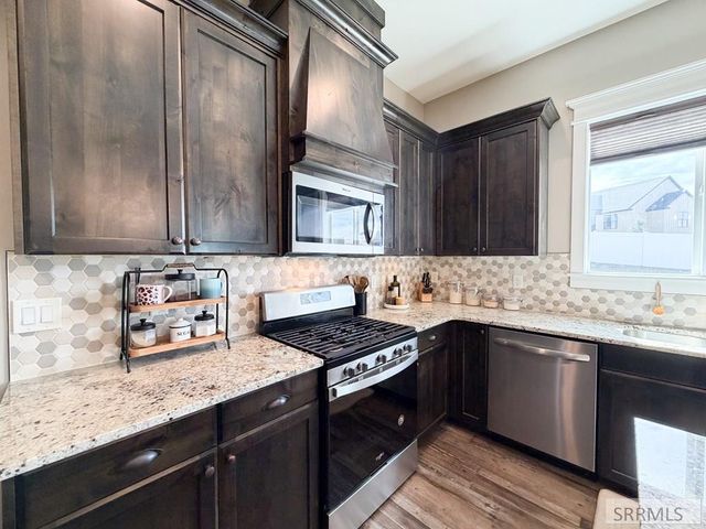 6560 E Crown Crescent, Ammon, ID 83406