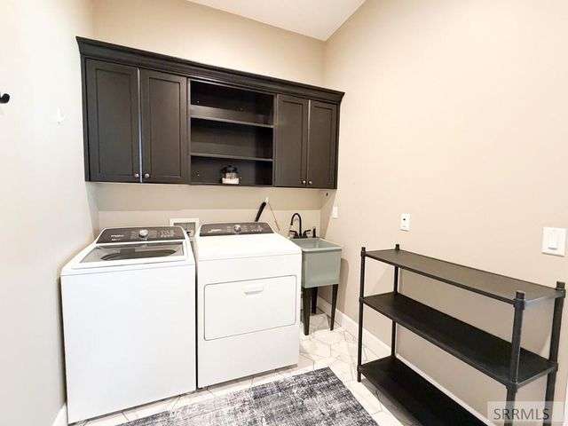 6560 E Crown Crescent, Ammon, ID 83406