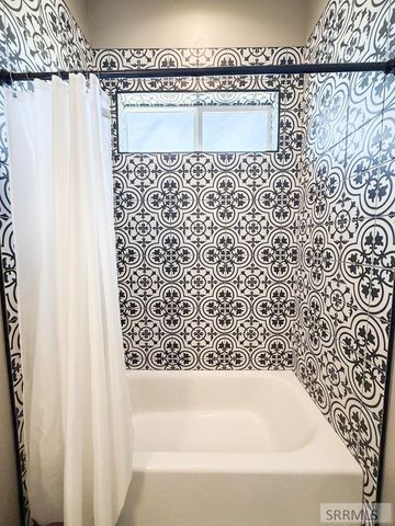 6560 E Crown Crescent, Ammon, ID 83406