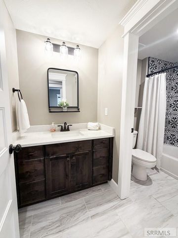 6560 E Crown Crescent, Ammon, ID 83406