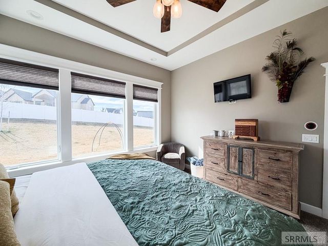 6560 E Crown Crescent, Ammon, ID 83406