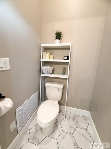 6560 E Crown Crescent, Ammon, ID 83406