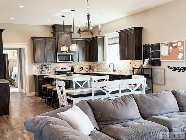 6560 E Crown Crescent, Ammon, ID 83406