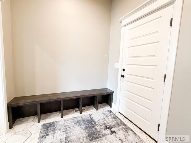 6560 E Crown Crescent, Ammon, ID 83406