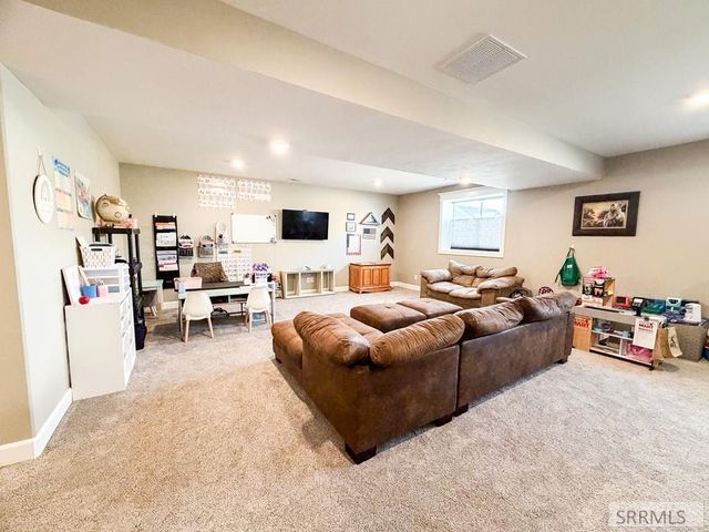 6560 E Crown Crescent, Ammon, ID 83406