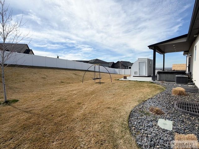 6560 E Crown Crescent, Ammon, ID 83406