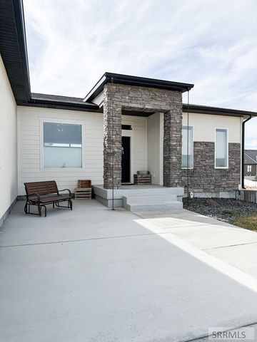 6560 E Crown Crescent, Ammon, ID 83406