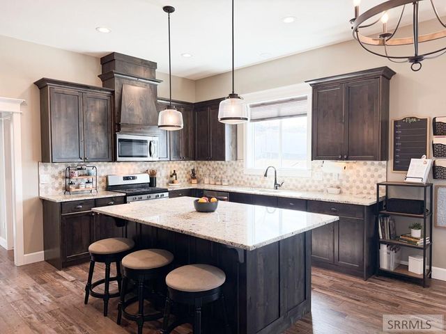 6560 E Crown Crescent, Ammon, ID 83406