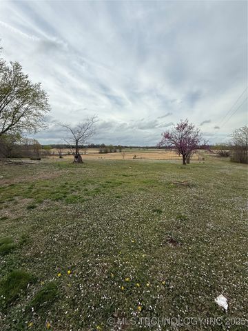 3999 E 100th Street N, Wagoner, OK 74467