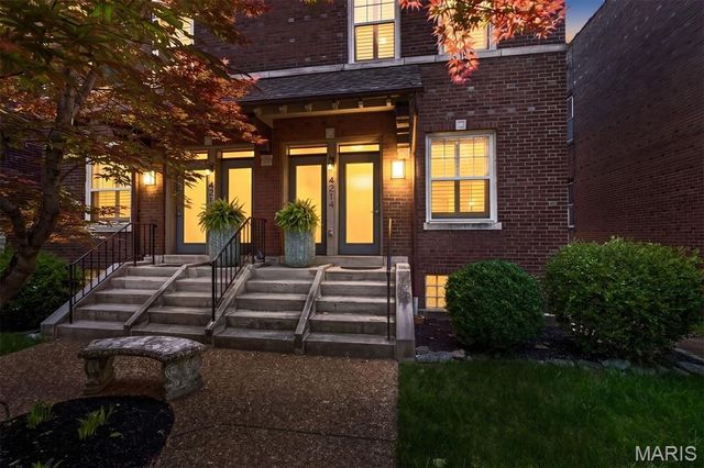 4214 Arsenal Street, St Louis, MO 63116