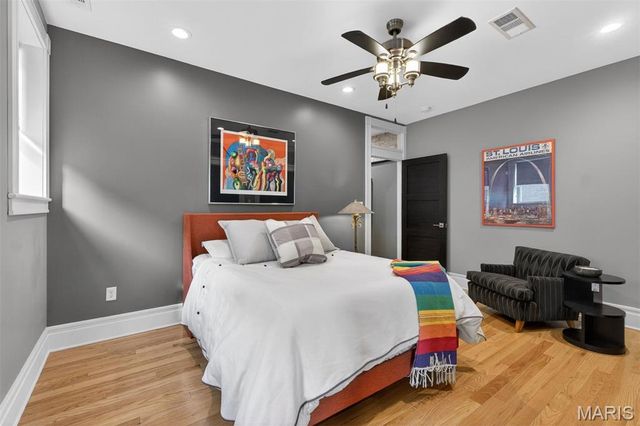 4214 Arsenal Street, St Louis, MO 63116