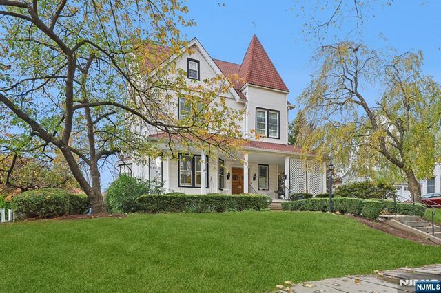 328 Carmita Avenue, Rutherford, NJ 07070